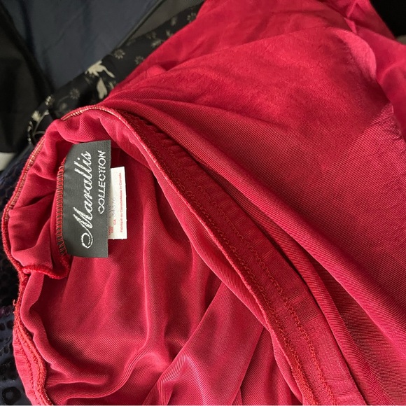 Maravilla Collection Red Top - Picture 3 of 6